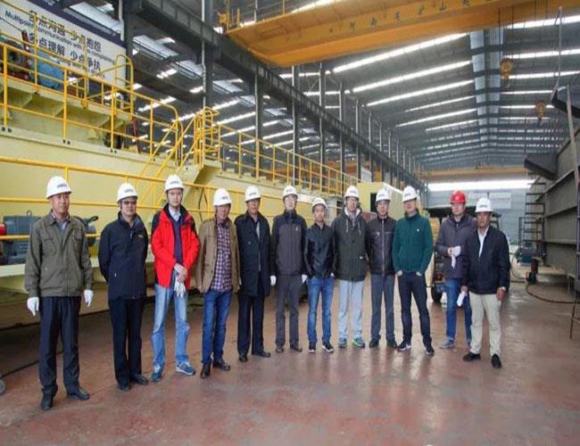 Baosteel grupa veic pārbaudi, ko mūsu kompānijā ir izveidojuši pārplūdes vienības projekta krāni0611141156.jpg Baosteel Group conducts A check on the cranes of rewinding unit project that our company has built0611141156.jpg